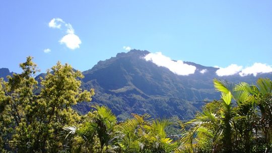Voyage en amoureux : guide pratique pour des vacances de rêve à La Réunion
