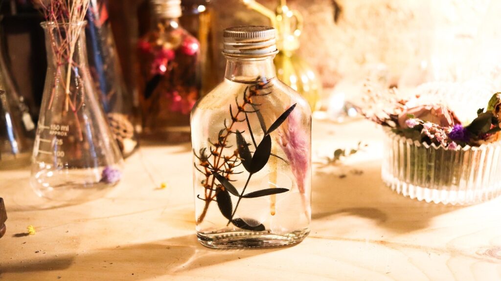 découvrez les causes et les solutions à la nostalgie du pays, ce sentiment de mal du pays qui touche de nombreuses personnes lorsqu'elles sont loin de chez elles.