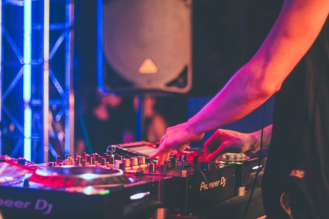 traiteur et le DJ